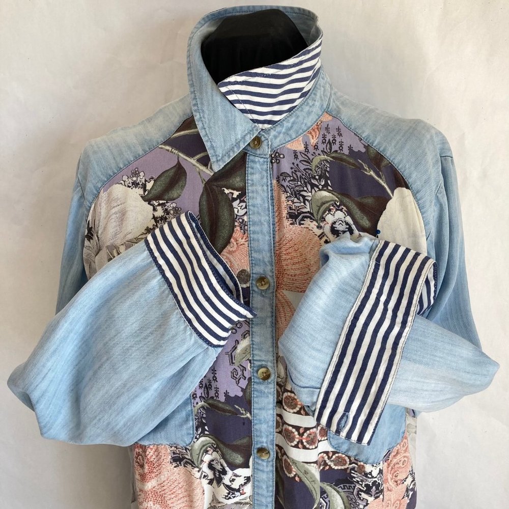 Chico's Breathable Mixed Print Blue Chambray Shirt Sz 3/US L,16 Chest Pockets